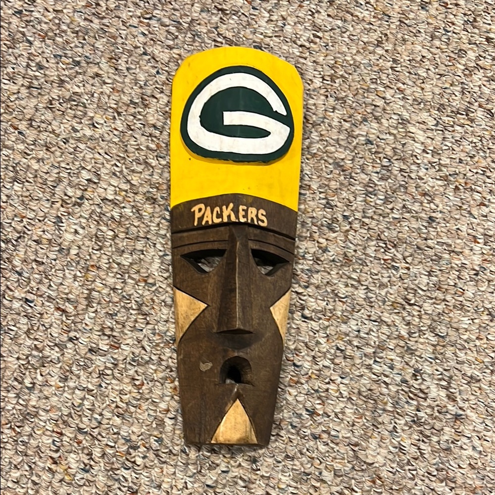 Packers Yellow and Brown Wall Mask Decor